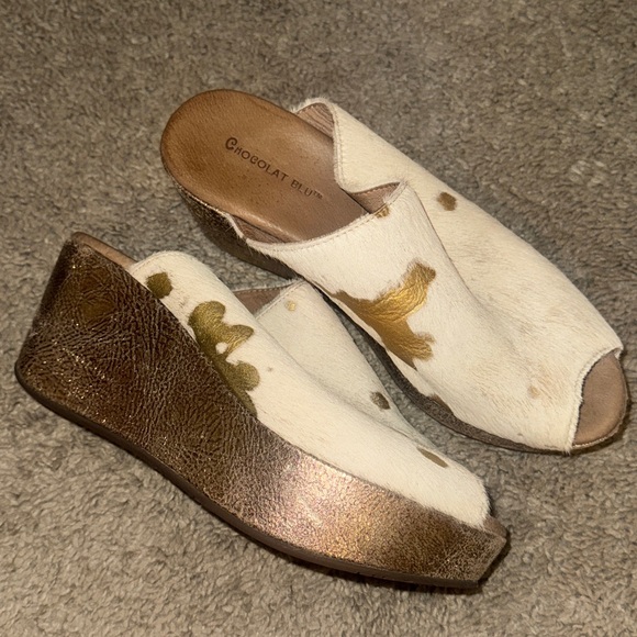 Chocolat Blu Cream and Gold Wedge Mules - Picture 1 of 7